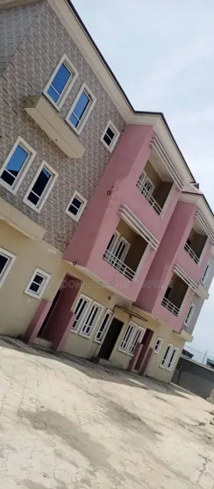 3bdrm Apartment in Ikeja Gra Lagos for rent