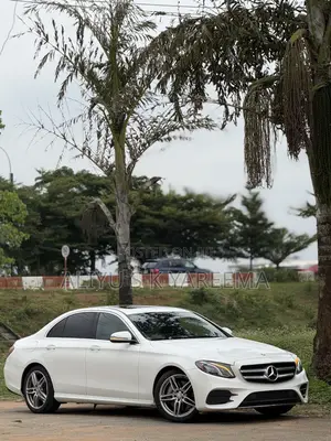 Mercedes-Benz E300 4Matic AWD Sedan (2.0L 4cyl 9A) 2017 White