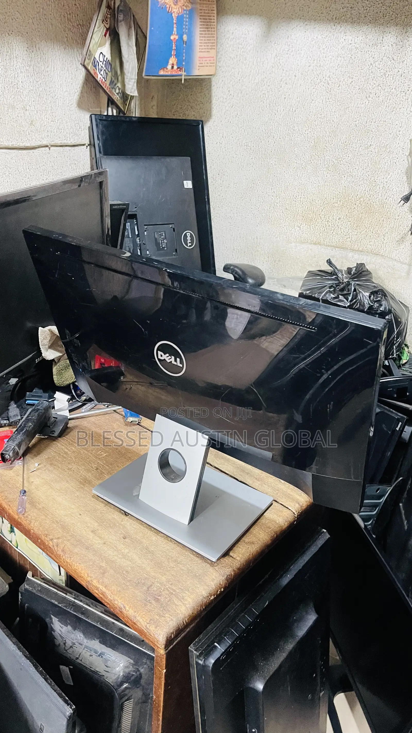 24” Inches Dell