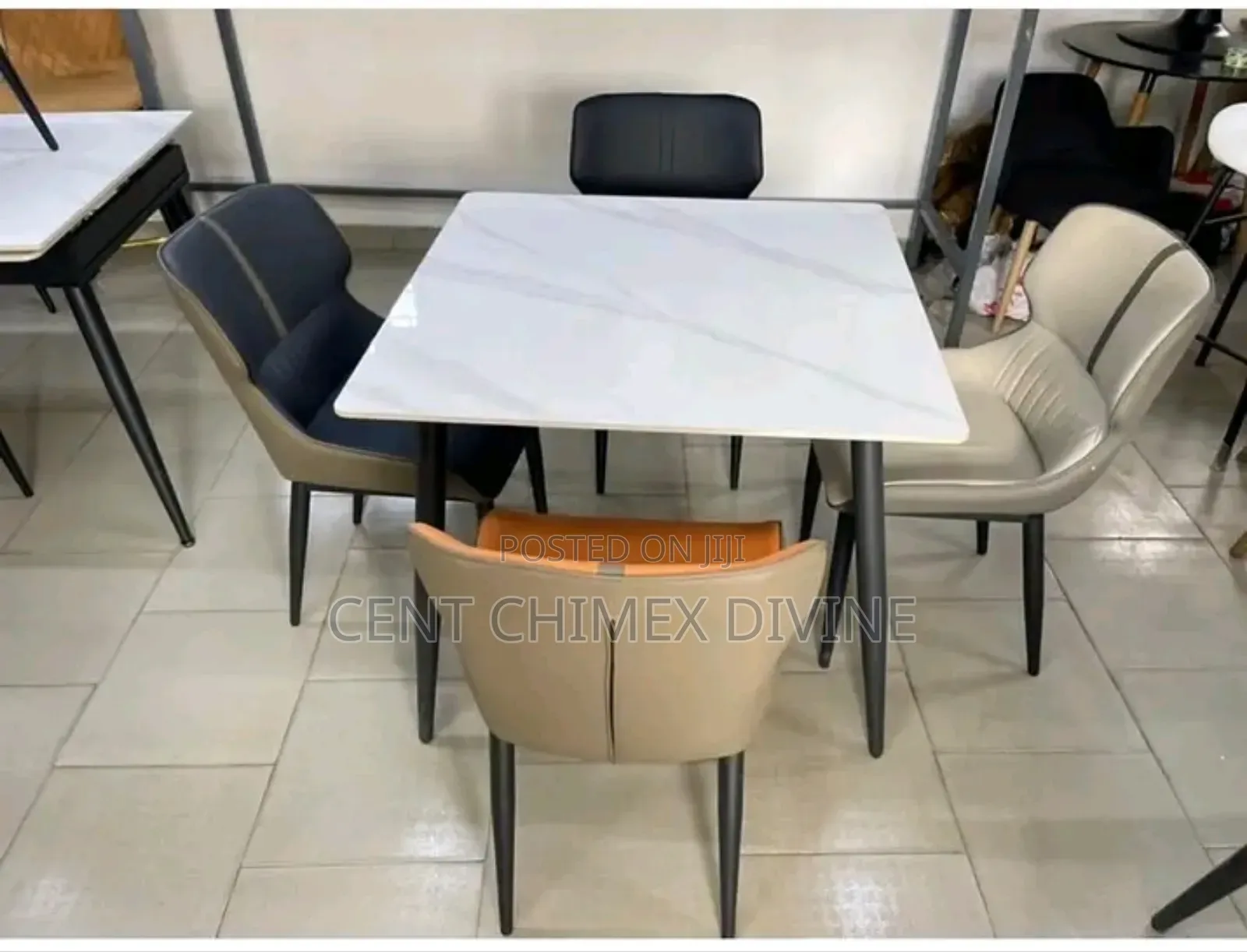 Comfortable 4 Seater Dinning Set