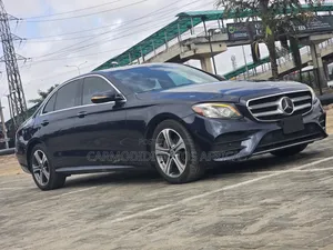 Mercedes-Benz E300 2018 Blue
