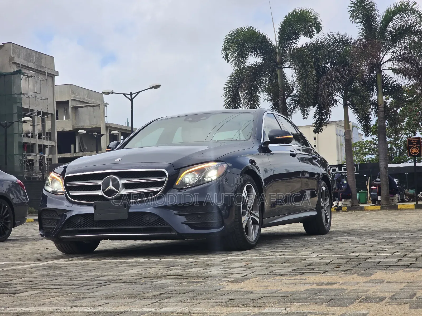 Mercedes-Benz E300 2018 Blue