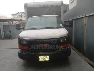 GMC Savana 3500 Cubic Van 2014 Gray