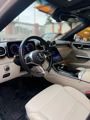 Mercedes-Benz C300 2023 White