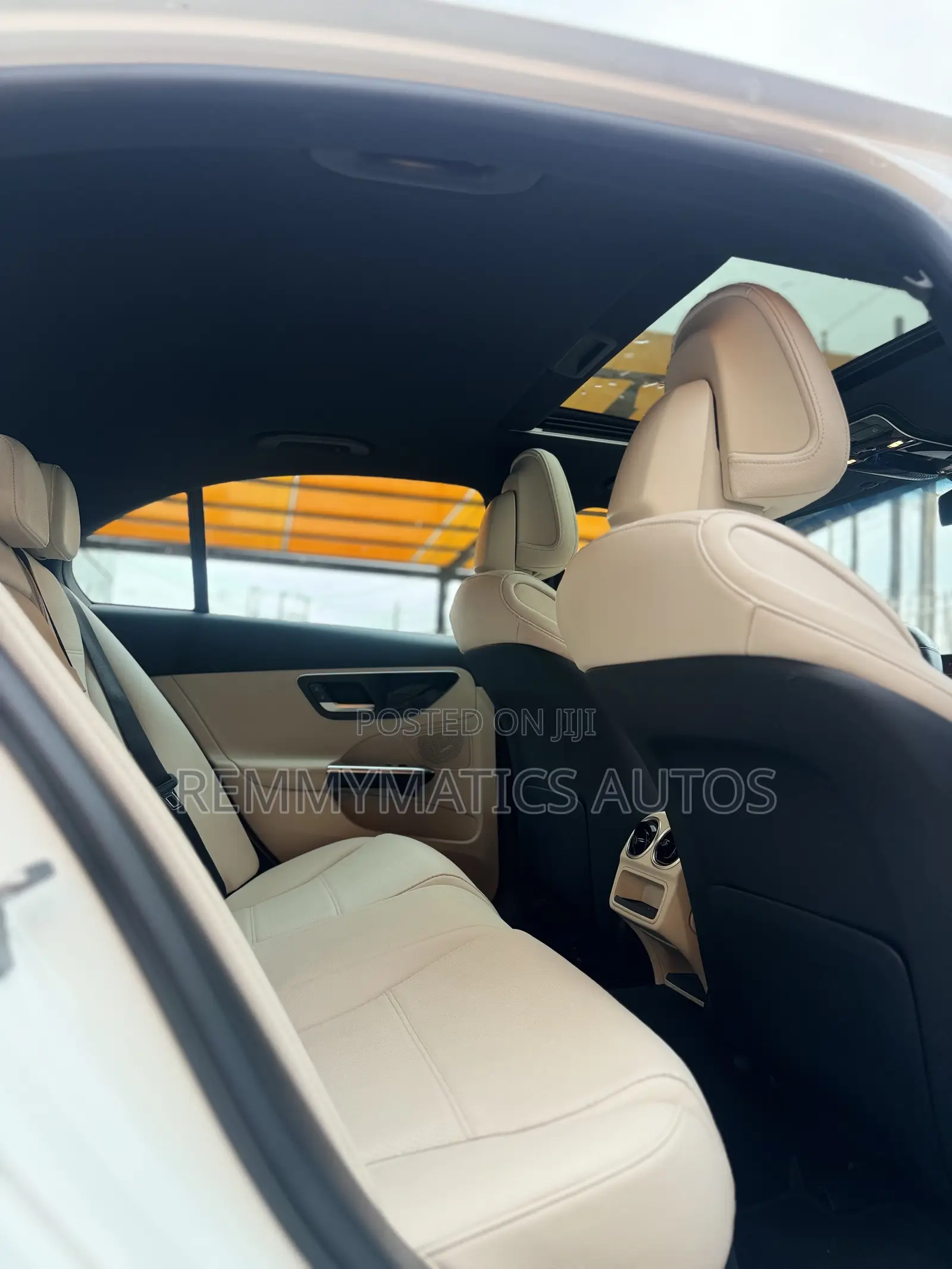 Mercedes-Benz C300 2023 White
