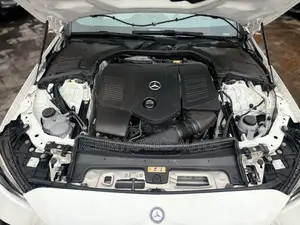 Mercedes-Benz C300 2023 White