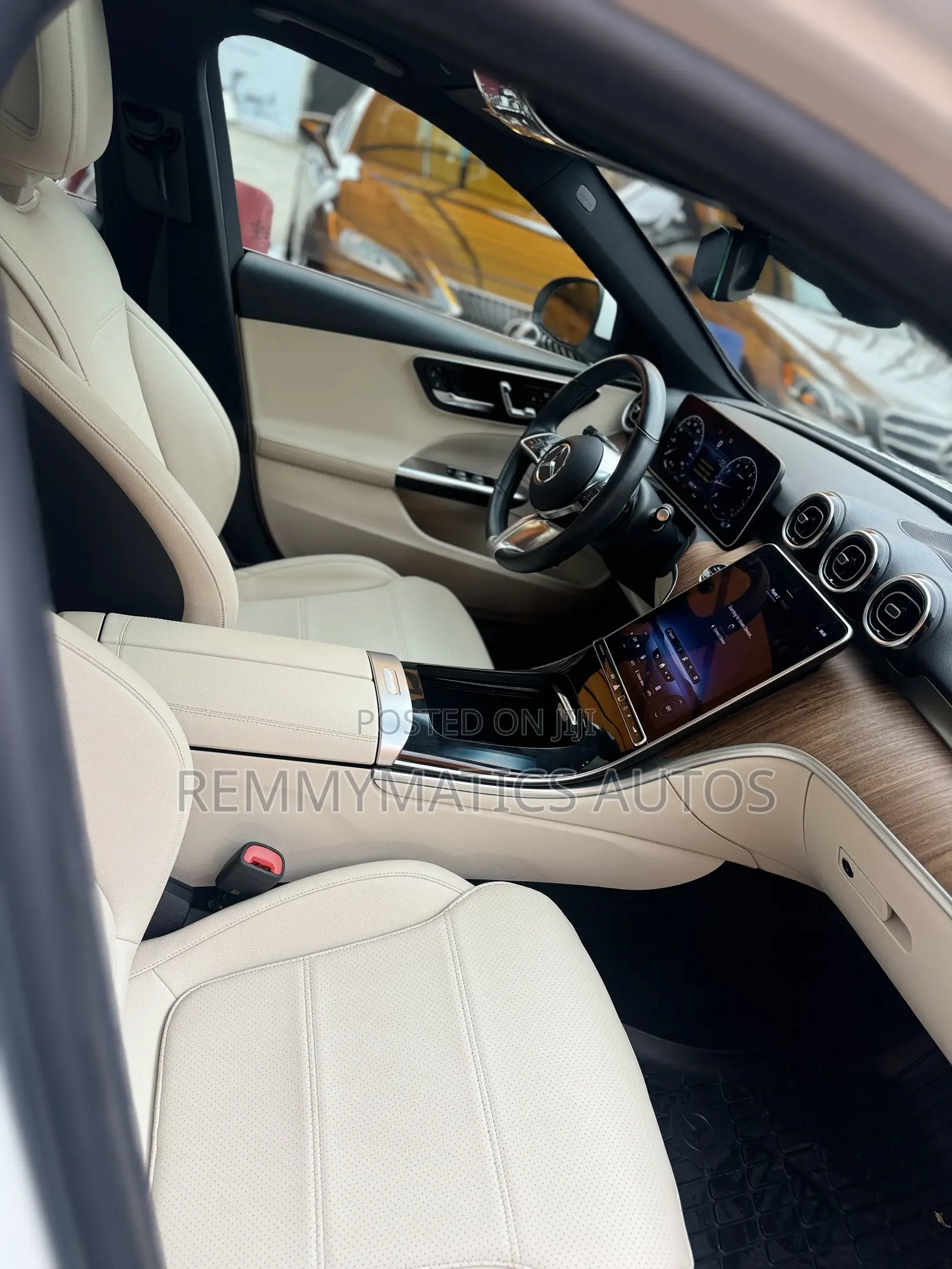 Mercedes-Benz C300 2023 White