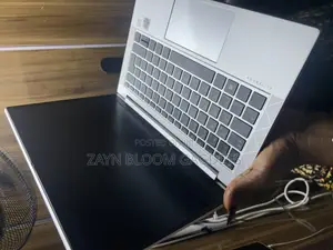 Laptop HP EliteBook 830 G7 16GB Intel Core I7 SSD 512GB