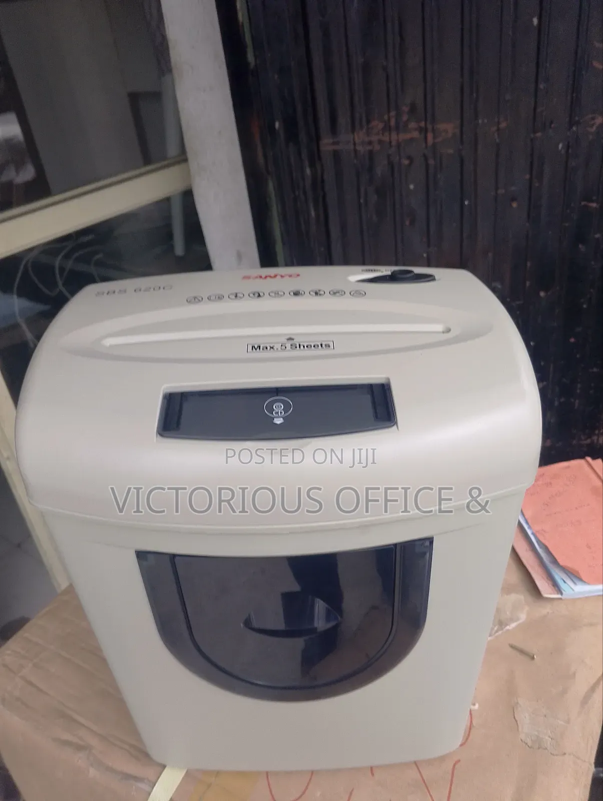 Sanyo SBS 620c Paper and Cd Shredder