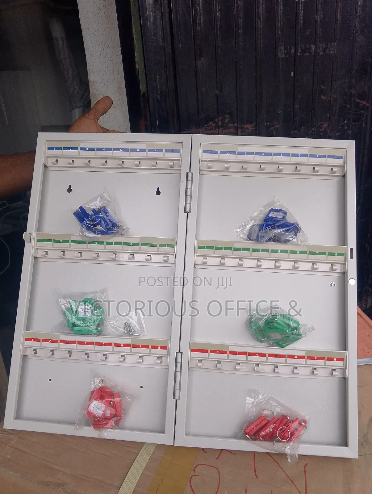 Wall-mounted Key Cabinet