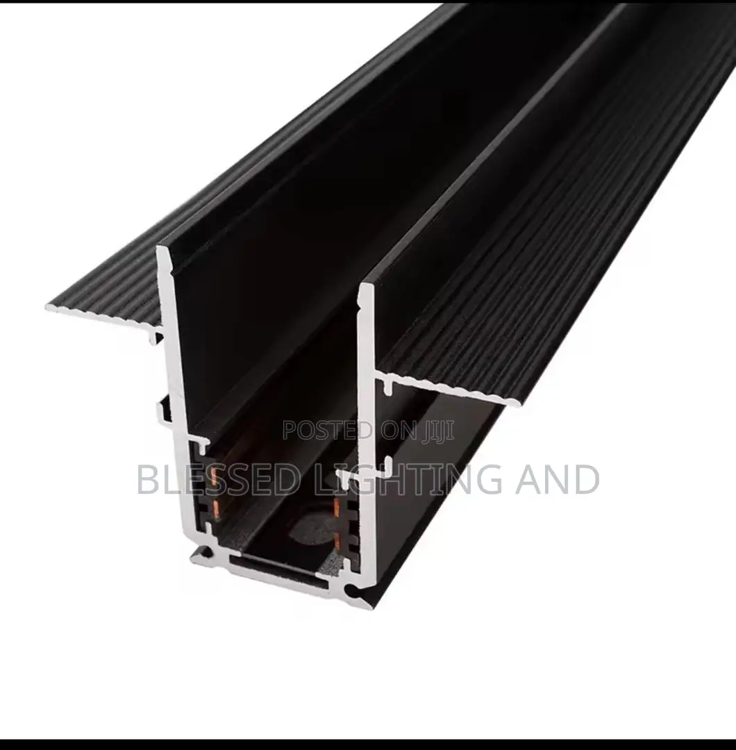 Modern Magnetic Track Lighting System and It Accessories for Indoor