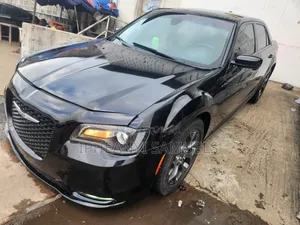 Chrysler 300C 2019 Black