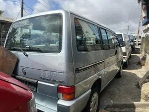Volkswagen Transporter 2005 Blue