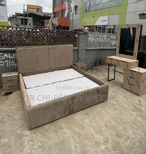 Fabricated HDF Set of Upholstery 6 by 6 Padded Bedframe