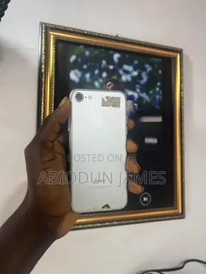 Apple iPhone 7 32 GB Silver