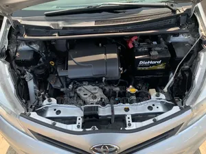 Toyota Yaris 2014 Silver