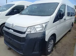 Toyota HiAce 2022 White