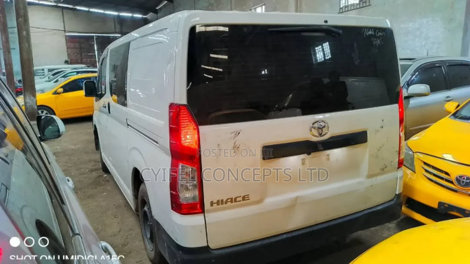 Toyota HiAce 2012 White