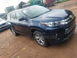 Toyota Highlander XLE 4dr SUV AWD (3.5L 6cyl 6A) 2015 Blue