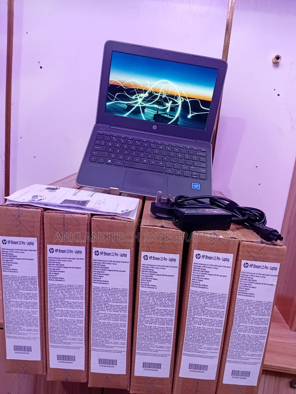 New Laptop HP Stream 11 4GB Intel Celeron SSD 48GB