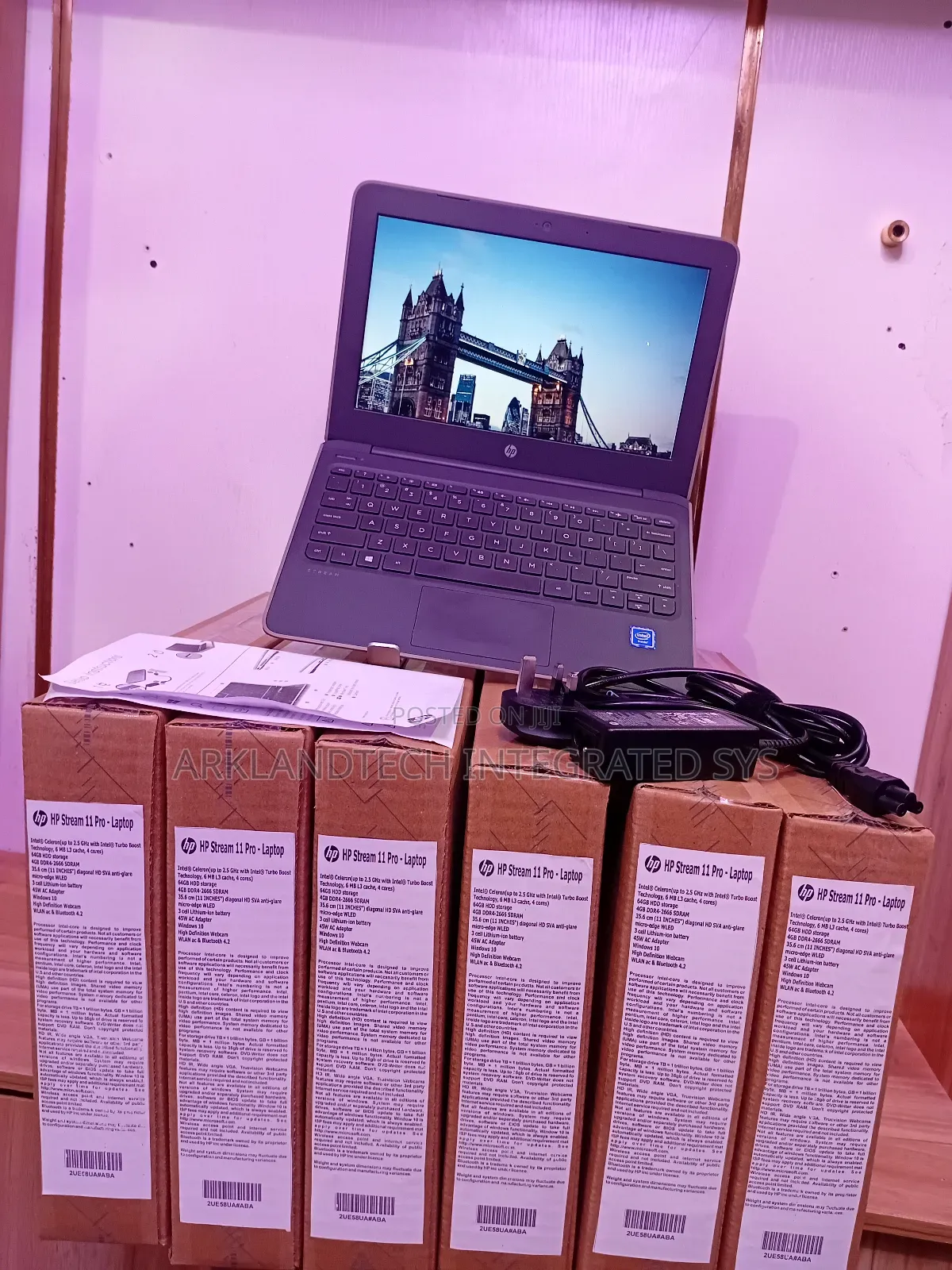 New Laptop HP Stream 11 4GB Intel Celeron SSD 48GB