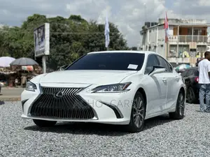 Lexus ES 2021 White