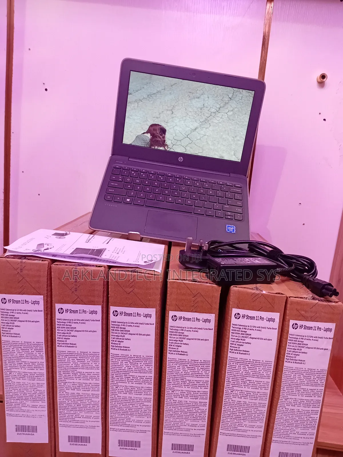 New Laptop HP Stream 11 Pro G3 4GB Intel Celeron SSD 32GB