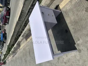 4 Feet Table