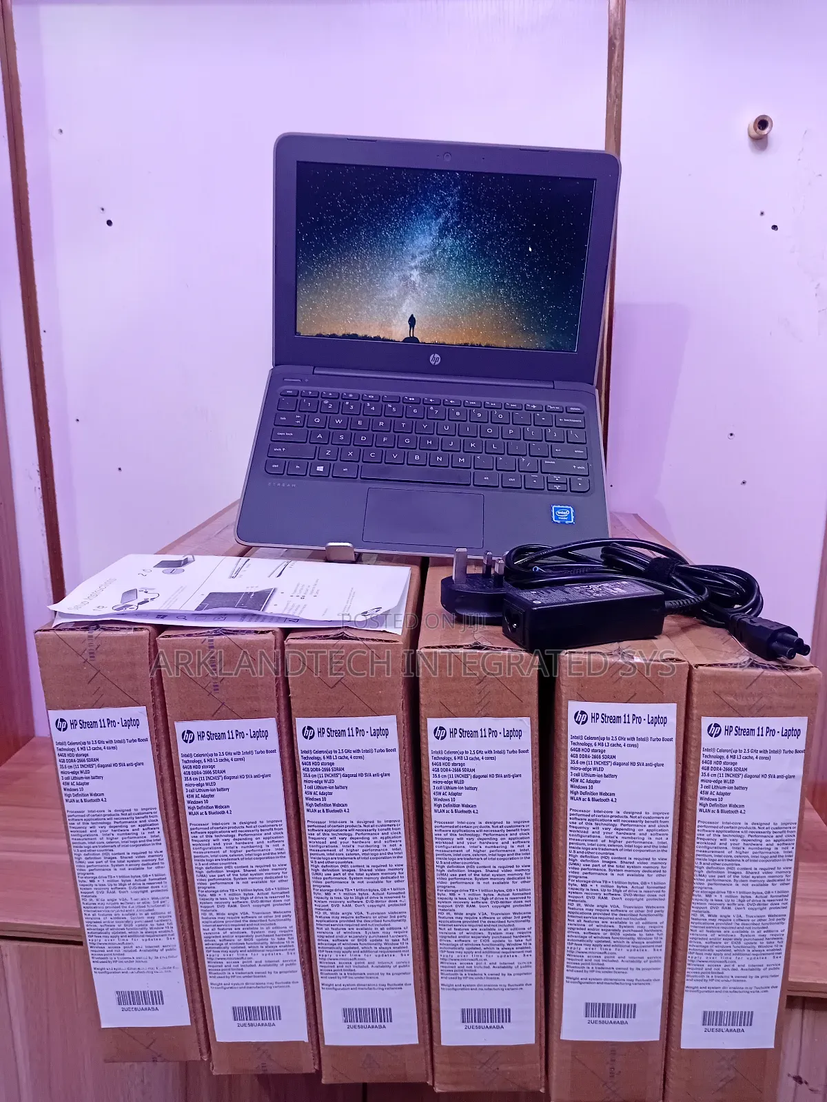 New Laptop HP Stream 11 Pro G3 4GB Intel Celeron SSD 72GB