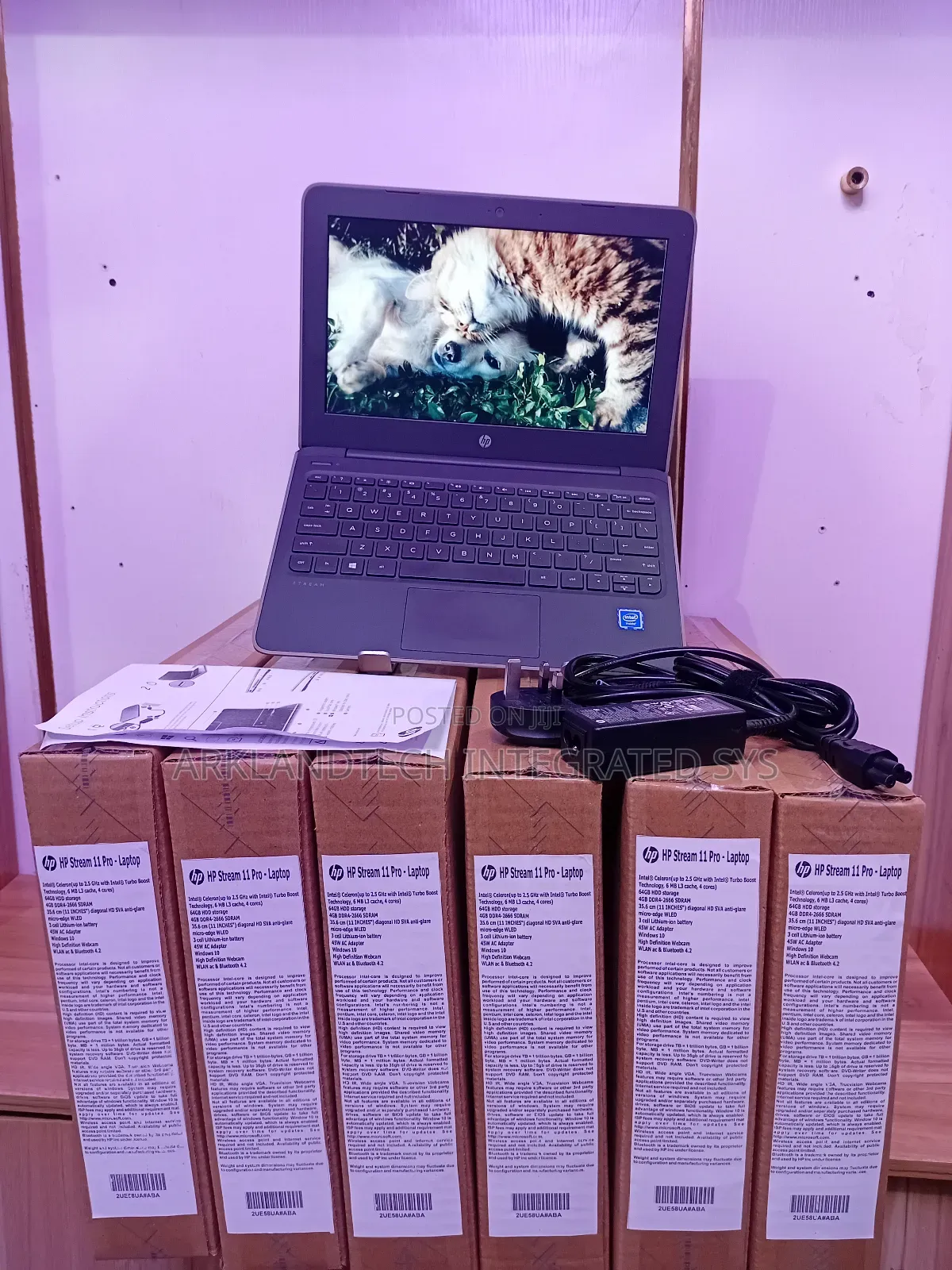 New Laptop HP Stream 11 Pro G3 4GB Intel Celeron SSD 72GB