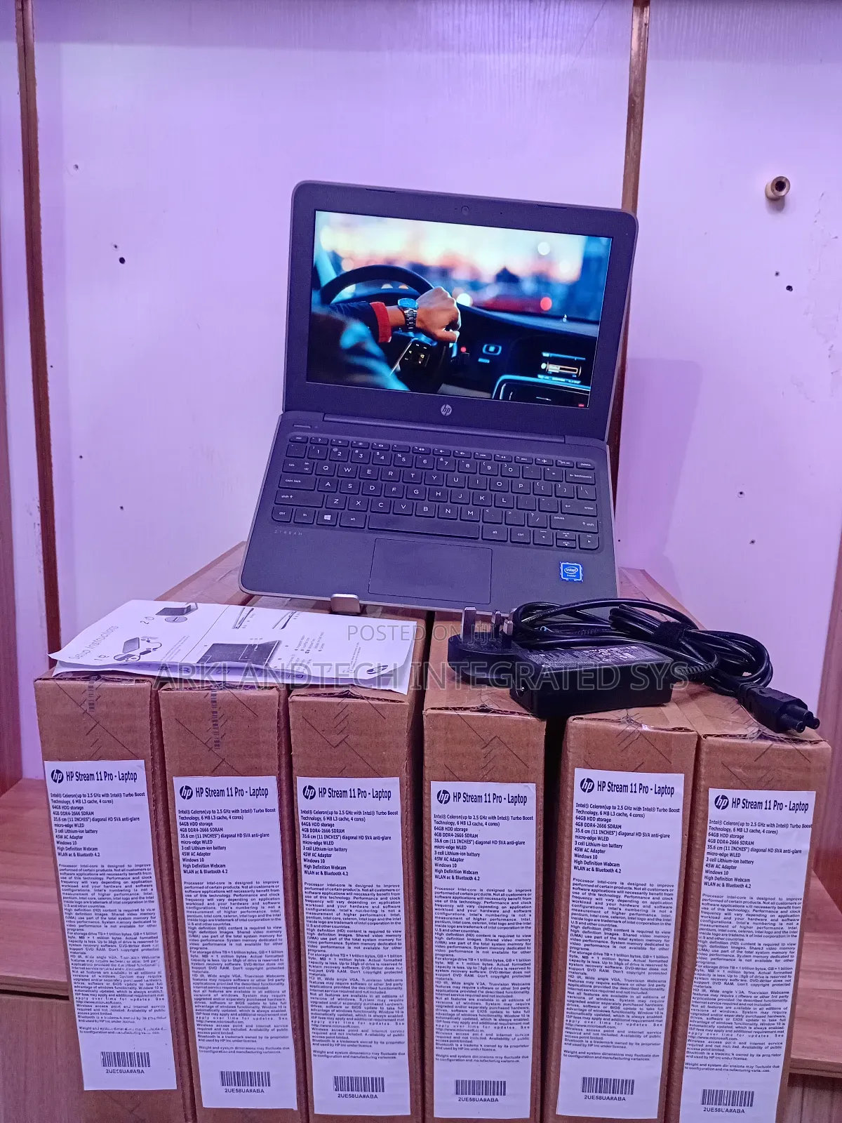 New Laptop HP Stream 11 Pro G3 4GB Intel Celeron SSD 72GB