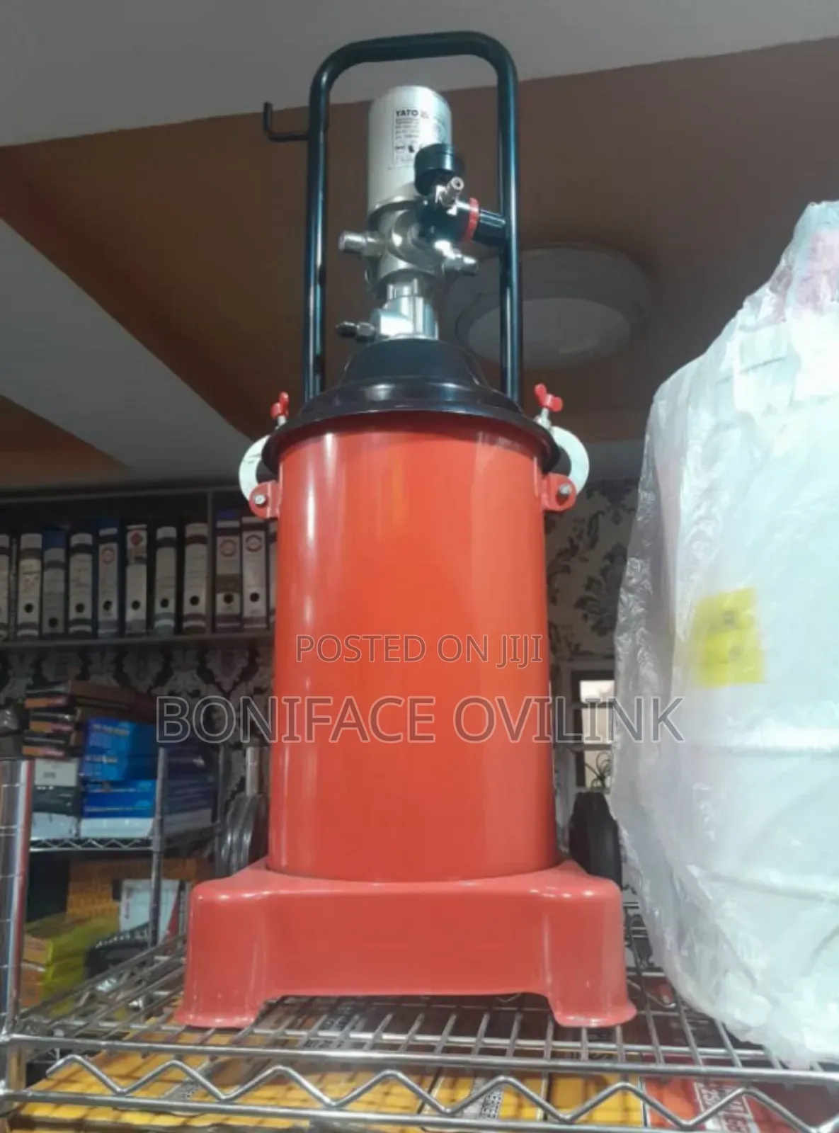Pneumatic Grease Injector