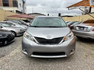 Toyota Sienna LE 7 Passenger 2011 Gray
