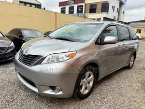 Toyota Sienna LE 7 Passenger 2011 Gray