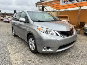 Toyota Sienna LE 7 Passenger 2011 Gray