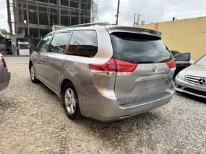 Toyota Sienna LE 7 Passenger 2011 Gray