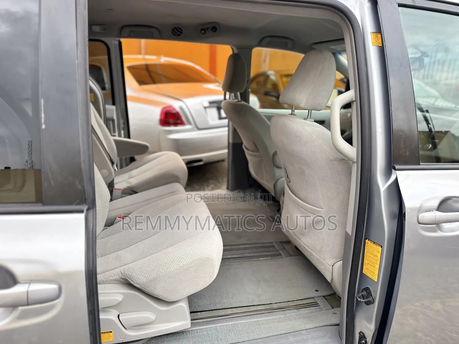 Toyota Sienna LE 7 Passenger 2011 Gray