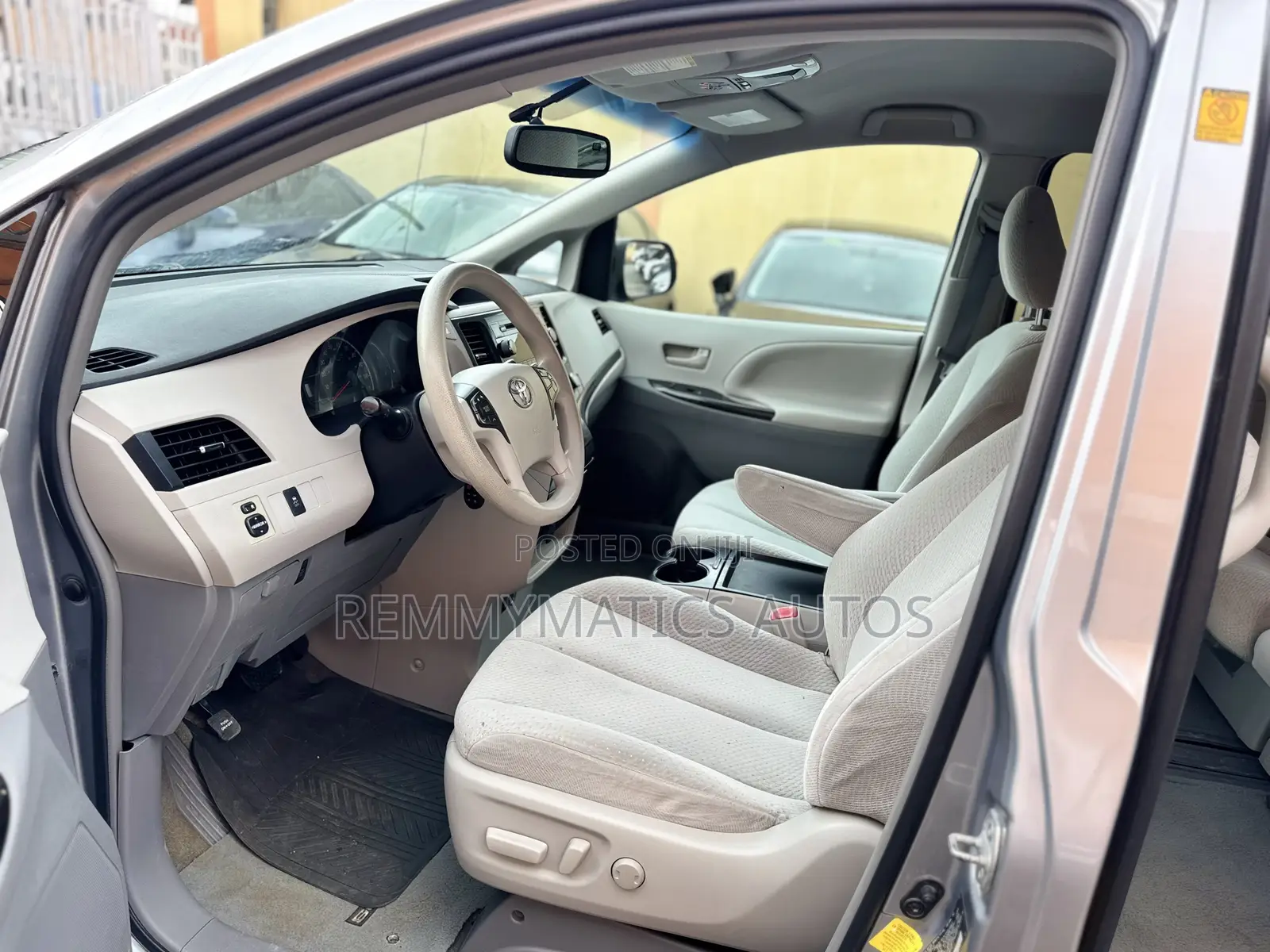 Toyota Sienna LE 7 Passenger 2011 Gray