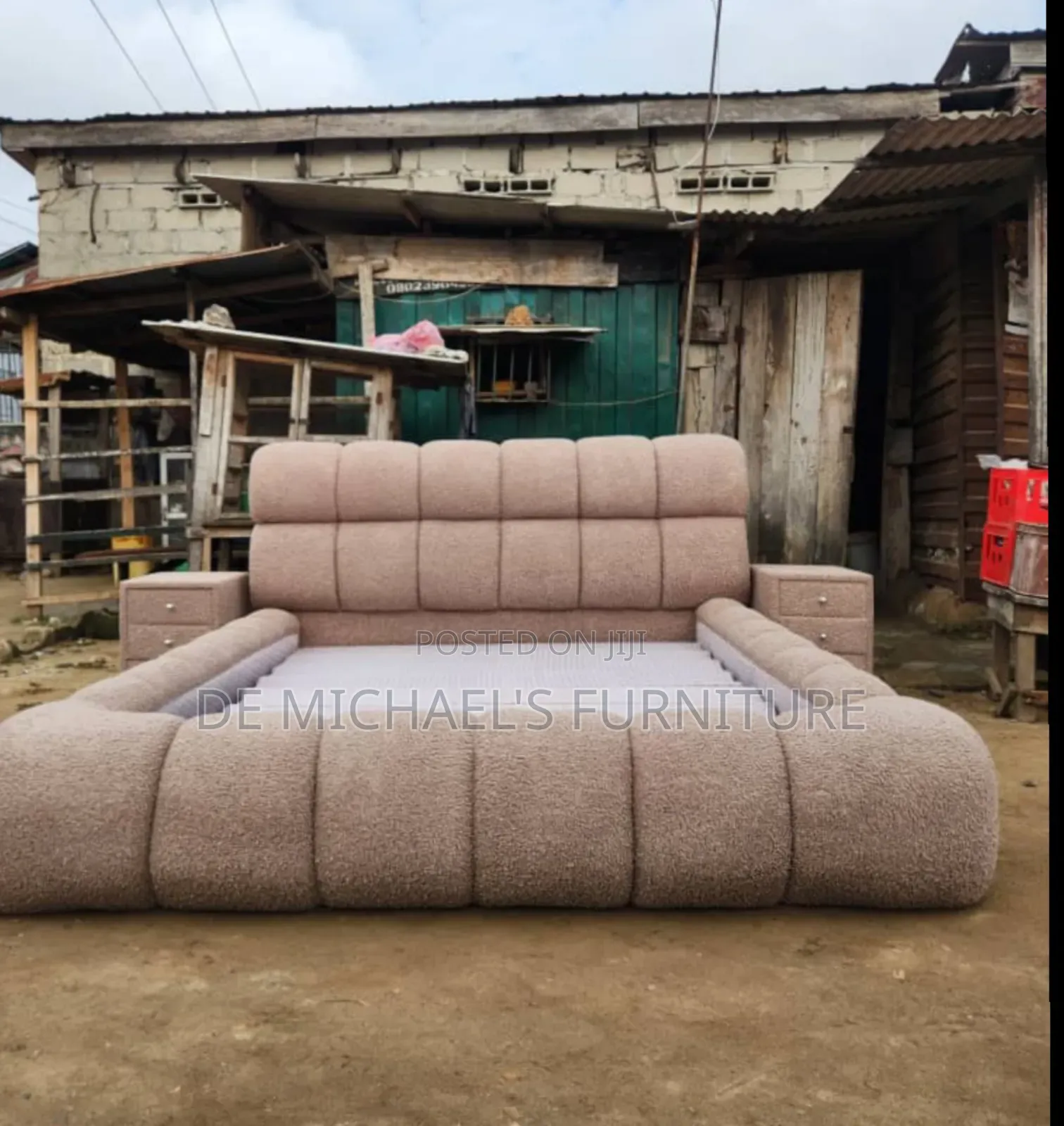 6by6 High Quality Bubble Bedframe With Two Side Drawers Available