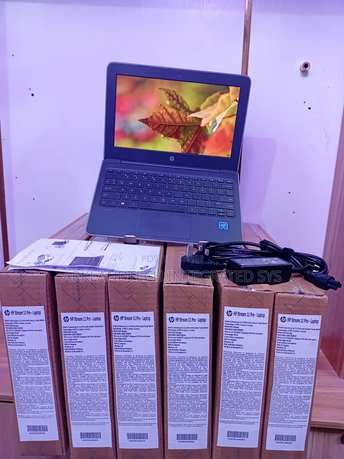 New Laptop HP Stream 14 4GB Intel Celeron SSD 40GB