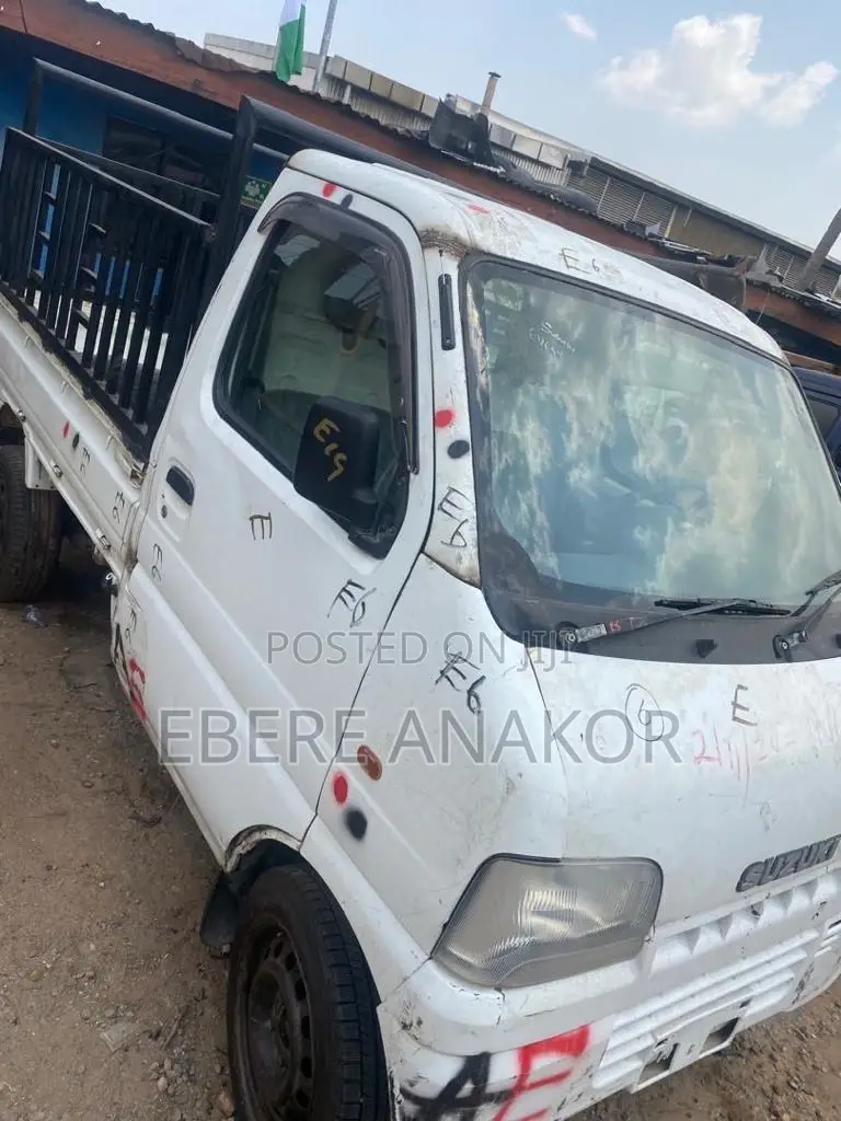 Suzuki Every 2010 White