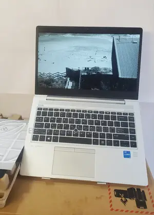 New Laptop HP EliteBook 8560W 8GB Intel Core I5 SSD 256GB