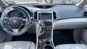 Toyota Venza XLE 4dr Wagon AWD (3.5L 6cyl 6A) 2014 Gray
