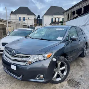Toyota Venza XLE 4dr Wagon AWD (3.5L 6cyl 6A) 2014 Gray