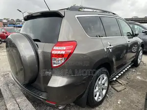 Toyota RAV4 2010