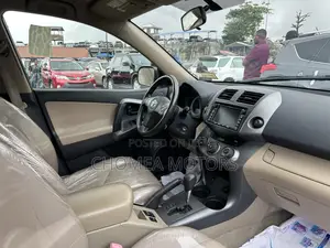 Toyota RAV4 2010