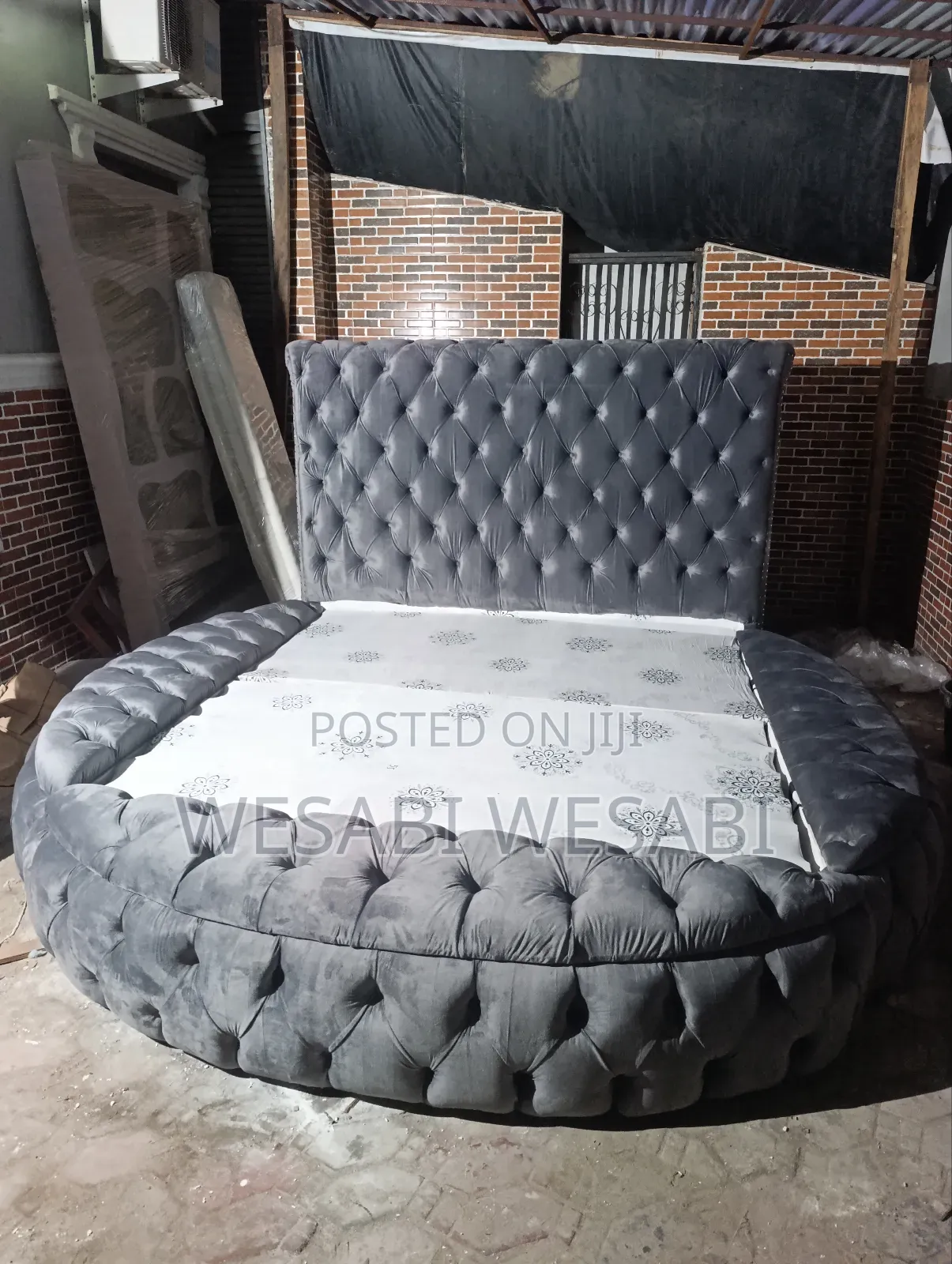 6 X 6 Round Buttoned Bedframe