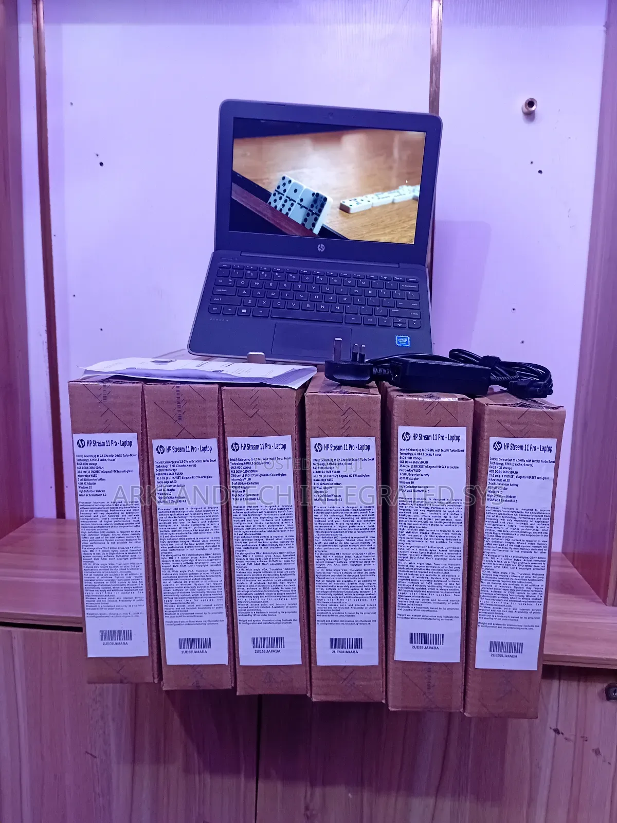 New Laptop HP Stream 14-cb130nr 4GB Intel Celeron SSD 72GB