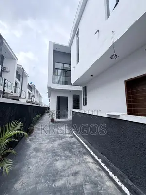 4bdrm Duplex in Ikota for sale