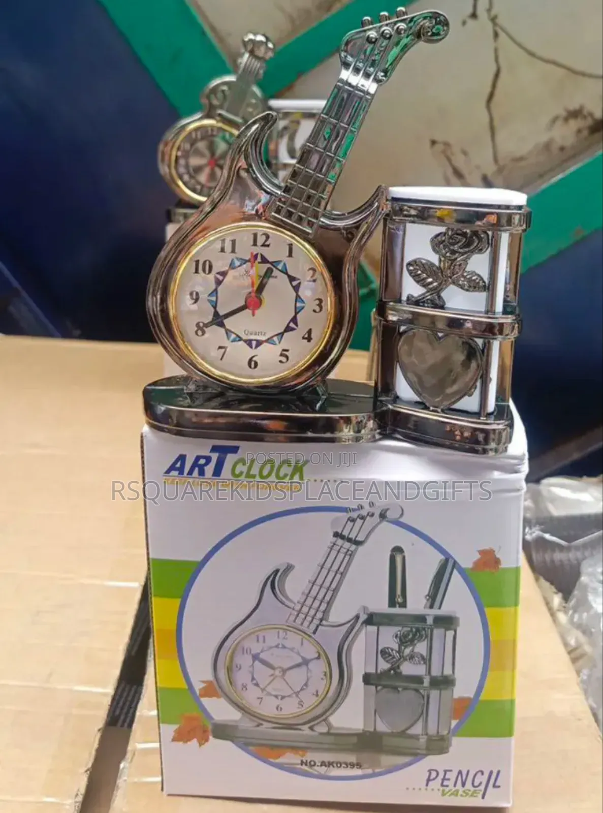 Clock and Pen Holder for Souvenir
